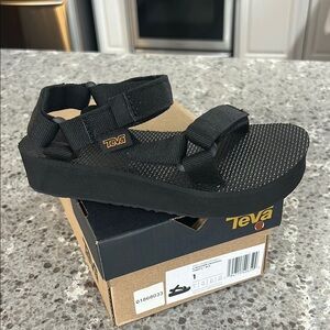 Teva Kid’s Midform Universal Sandal, black, size 1, NIB, black